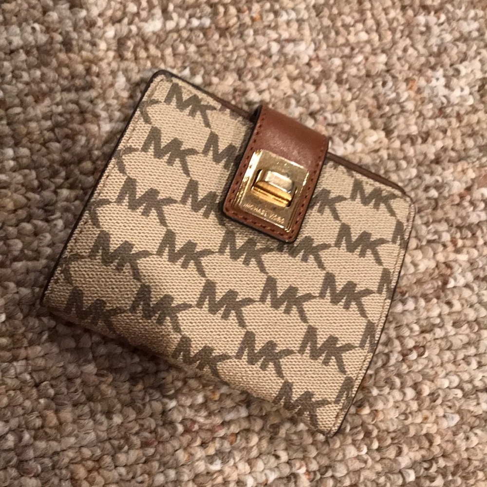 Micheal Kohrs wallet - gently used!